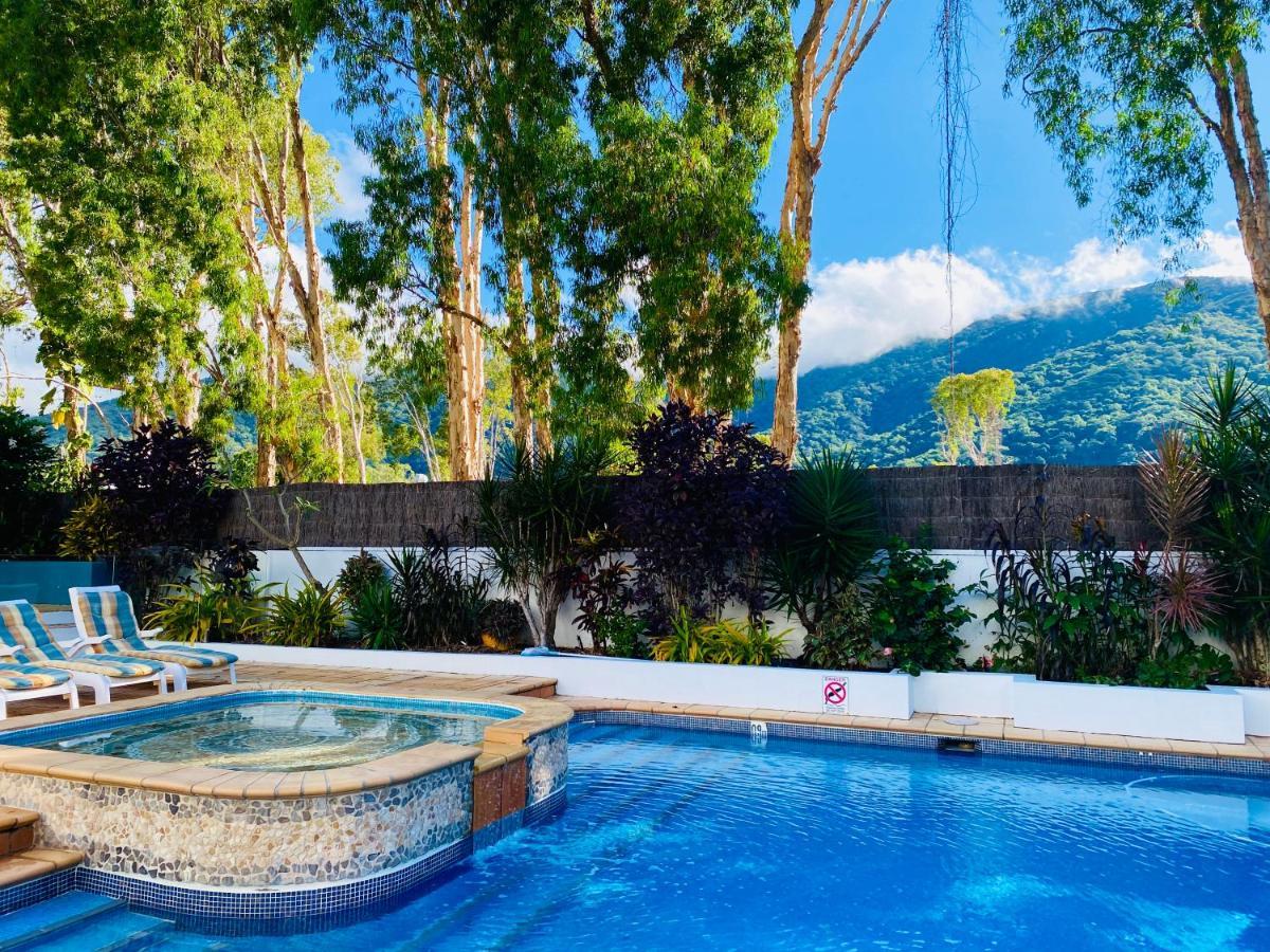 Beachview Apartments At Villa Paradiso Палм Коув Екстериор снимка