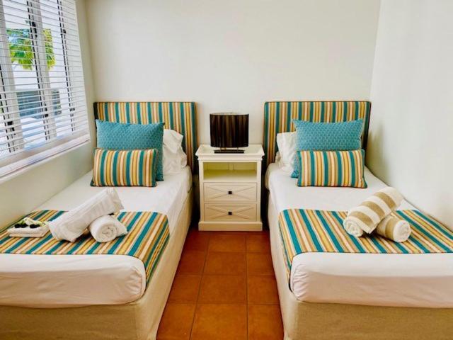 Beachview Apartments At Villa Paradiso Палм Коув Екстериор снимка