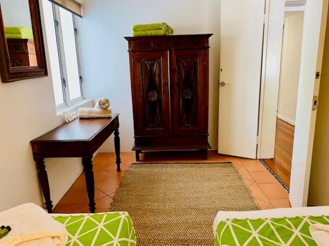 Beachview Apartments At Villa Paradiso Палм Коув Екстериор снимка