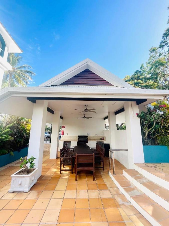Beachview Apartments At Villa Paradiso Палм Коув Екстериор снимка