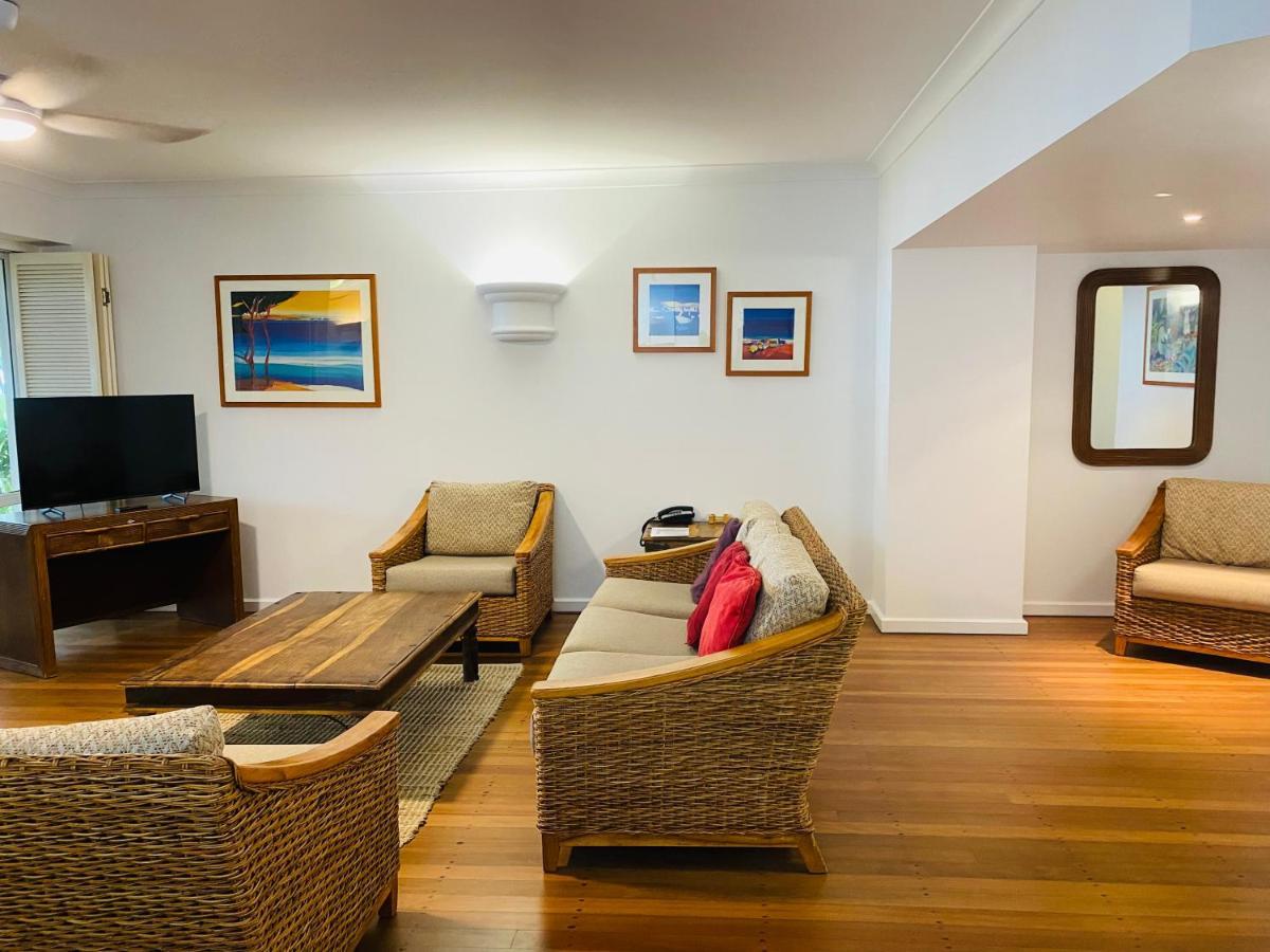 Beachview Apartments At Villa Paradiso Палм Коув Екстериор снимка