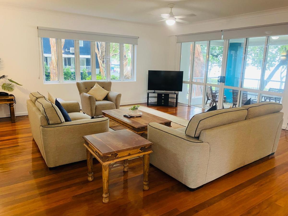 Beachview Apartments At Villa Paradiso Палм Коув Екстериор снимка
