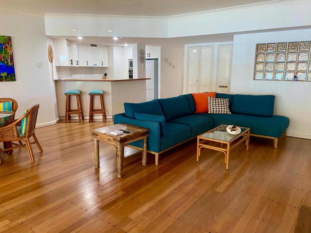 Beachview Apartments At Villa Paradiso Палм Коув Екстериор снимка