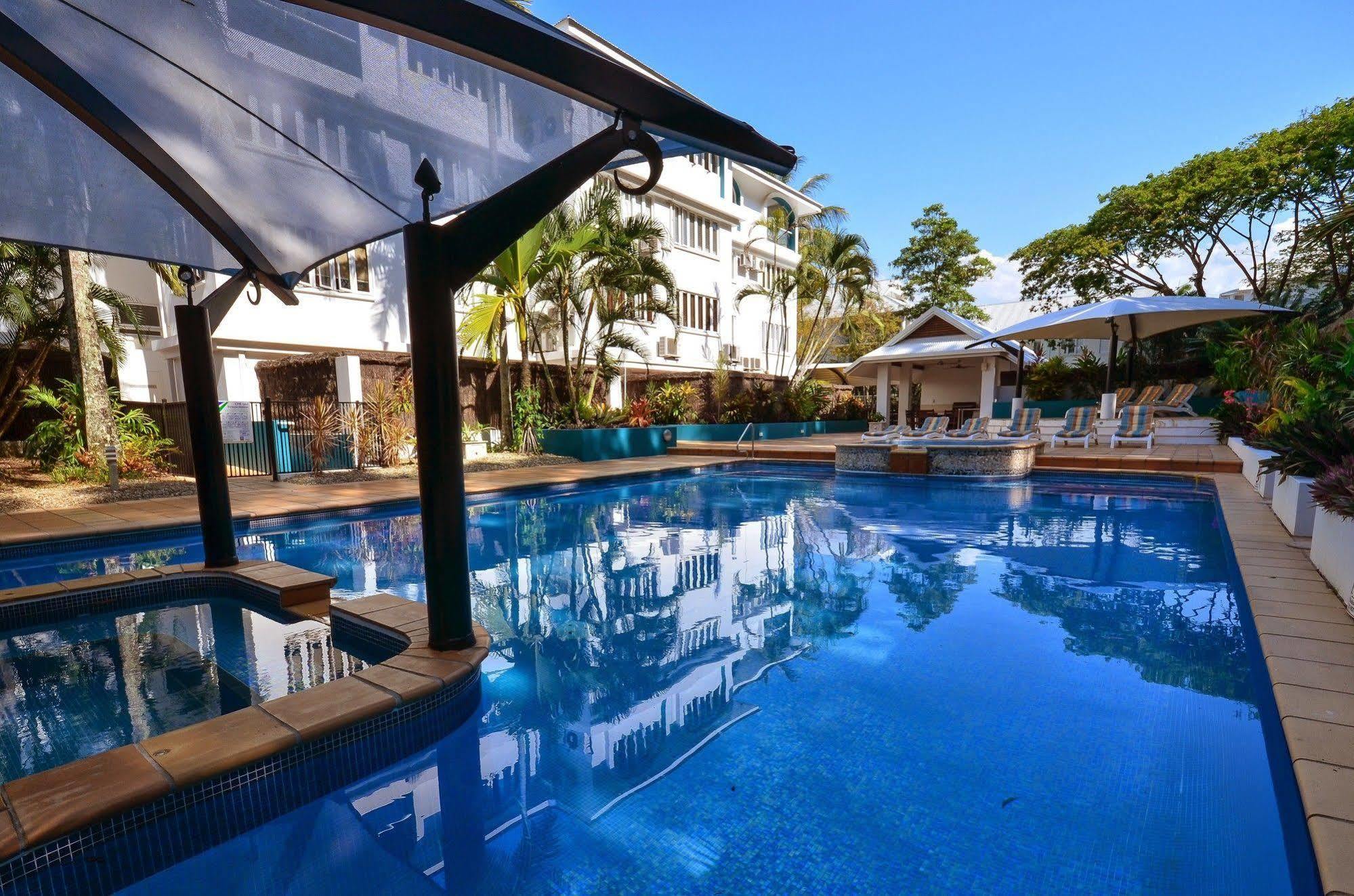 Beachview Apartments At Villa Paradiso Палм Коув Екстериор снимка
